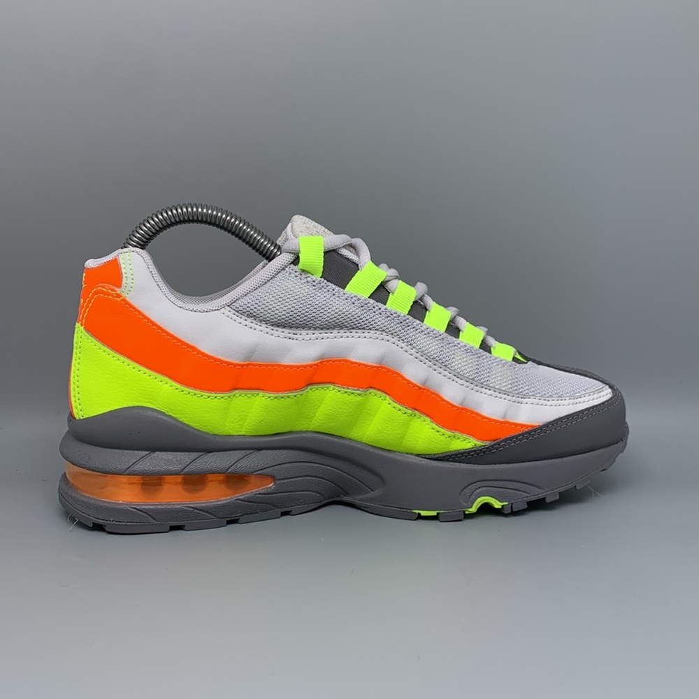 Nike‎ Airmax 95 GS Vast Grey Volt Running Shoes Men’s Sz 6Y Women’s Sz 7.5 - Picture 8 of 10